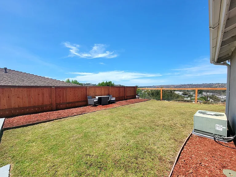 7620 Lone Star St — Photo 37