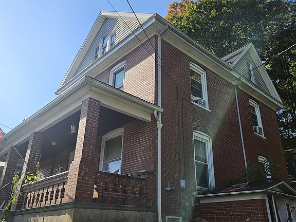 2nd image of 143 N Fairview St