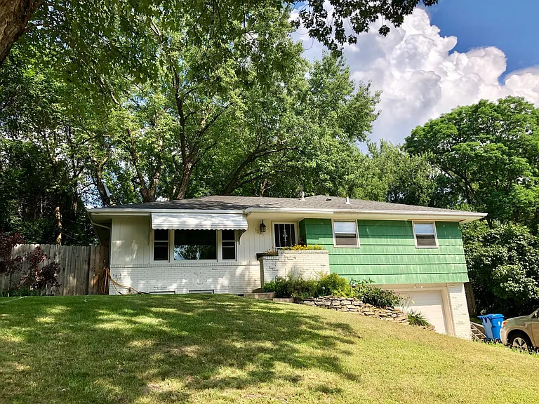 3240 Scott Ave N — Photo 10