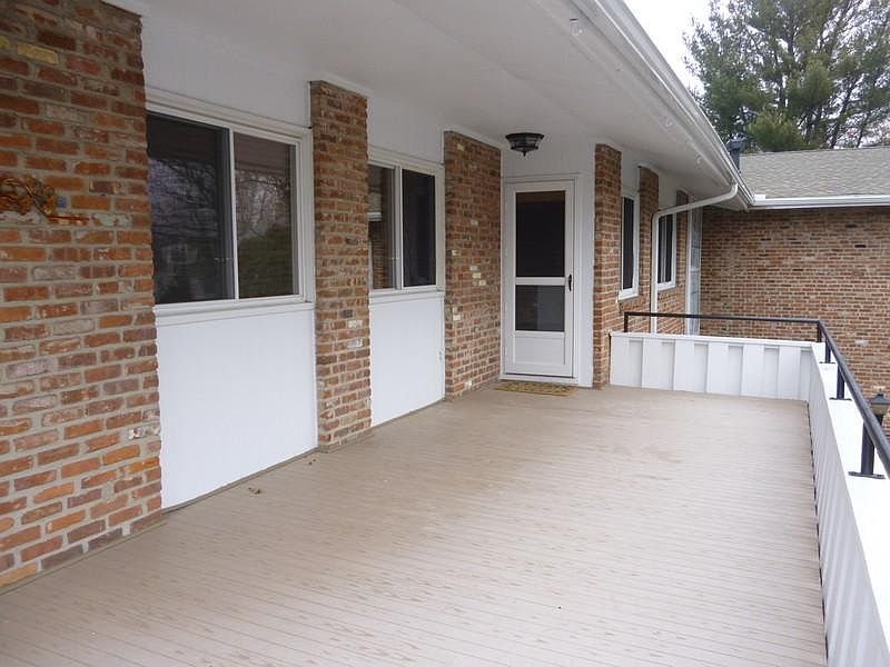 Condo in Sought After Southport Location