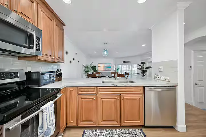 900 Pacific Coast Hwy #111 — Photo 14