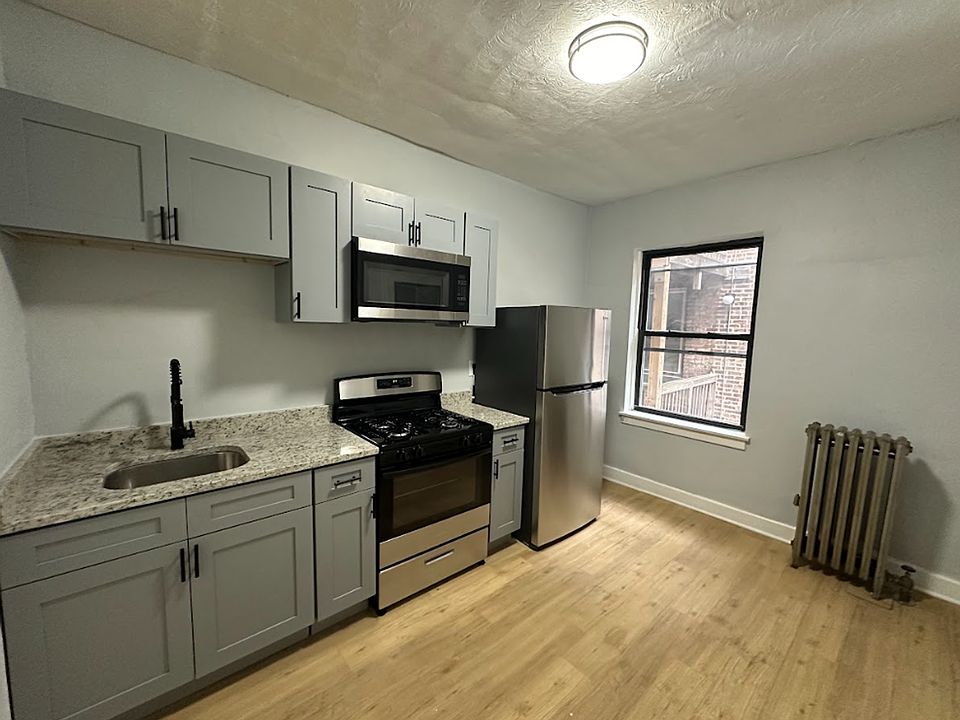 1st image of 1030 E Hyde Park Blvd APT 2