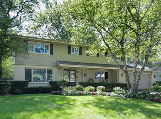 2619 Farnsworth Ln, Northbrook, IL 60062