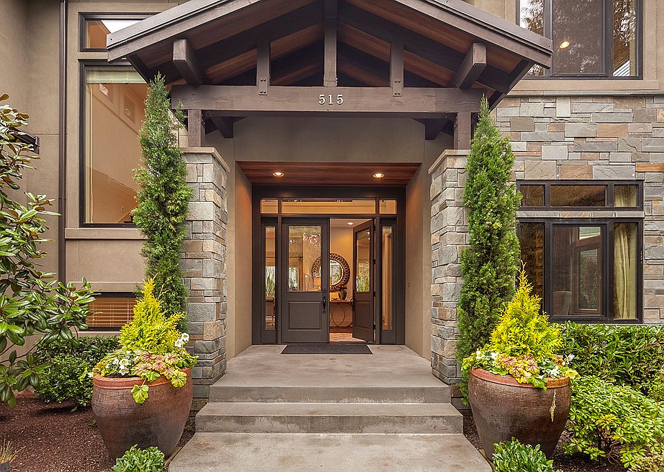1st image of 515 82nd Ave NE