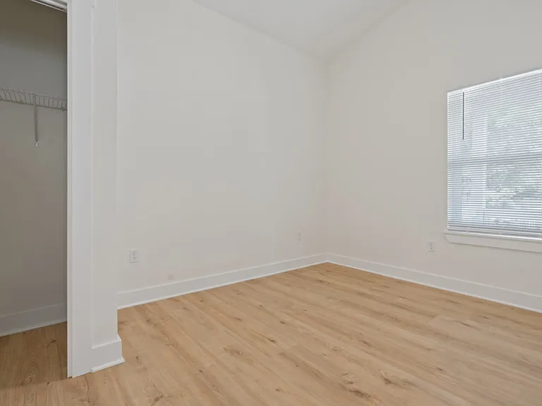 418 N C St — Photo 4
