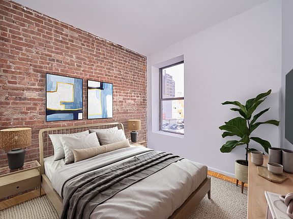 2nd image of 335 W 43rd St APT 5c