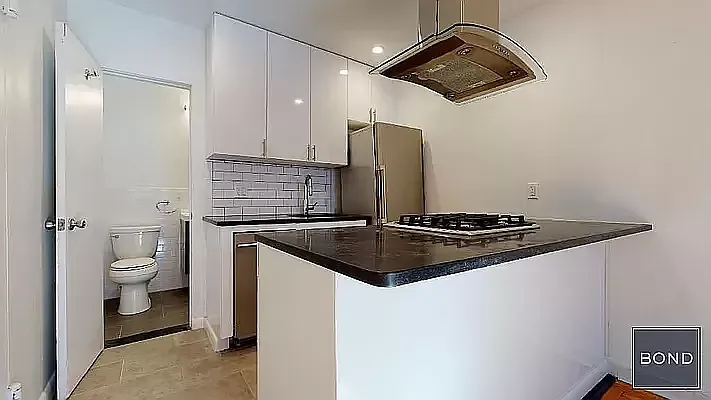 Rented by Bond New York | media 7