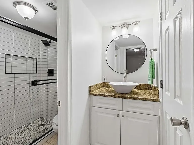 6980 Roswell Rd #C13 — Photo 25