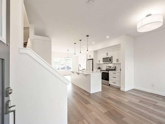 2nd image of 525 NE River Heights Dr #905