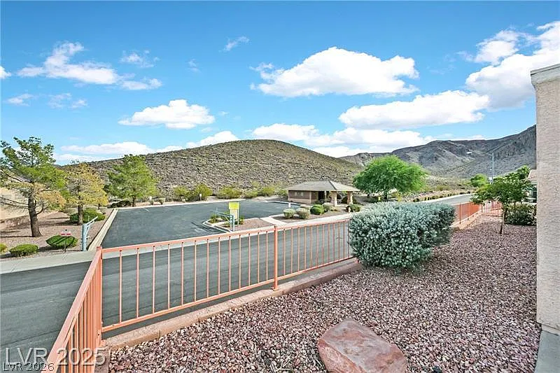 2 bed, 2.0 bath, 1580 sqft, $2,495 — Photo 4