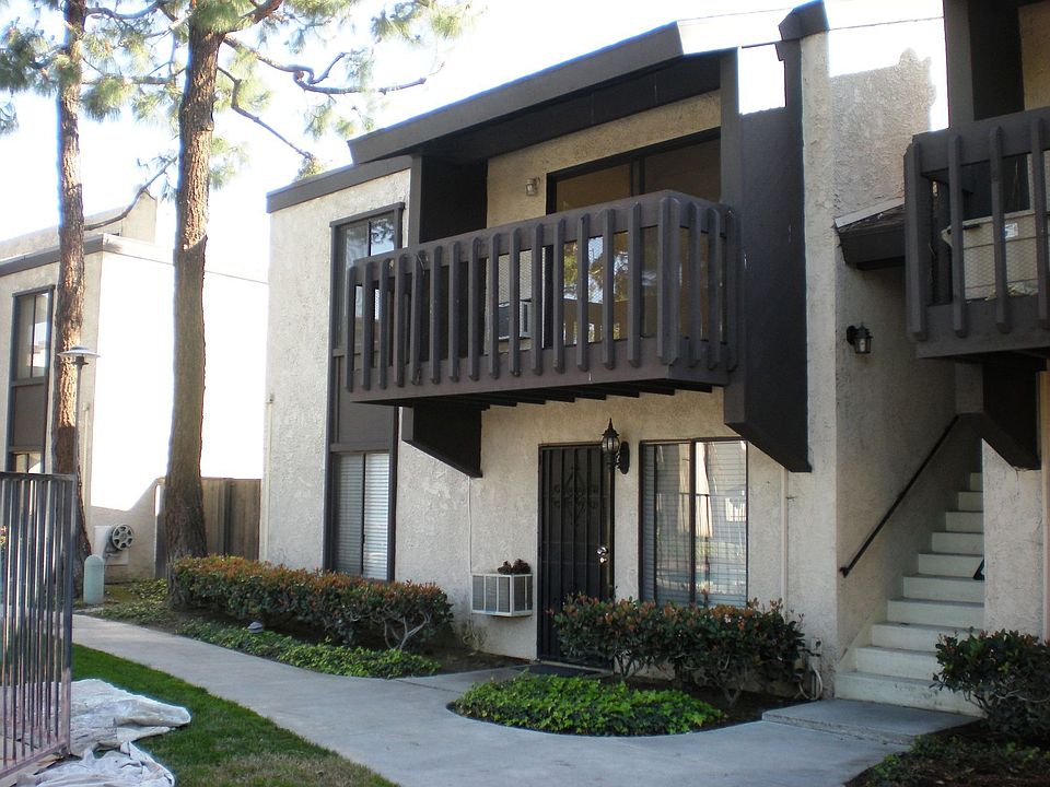 1st image of 17628 Alburtis Ave Unit 25