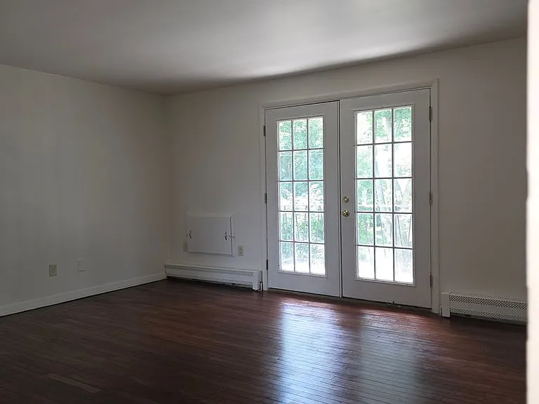 519 W Water St #E — Photo 2