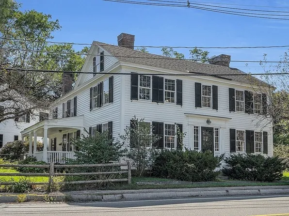 49 Concord St, Carlisle, MA 01741