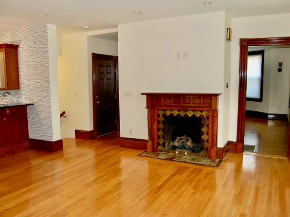 16 Kent Sq #1, Brookline, MA 02446