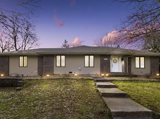 2014 E Holiday St, Springfield, MO 65804