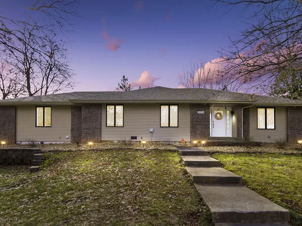 2014 E Holiday Street, Springfield, MO 65804