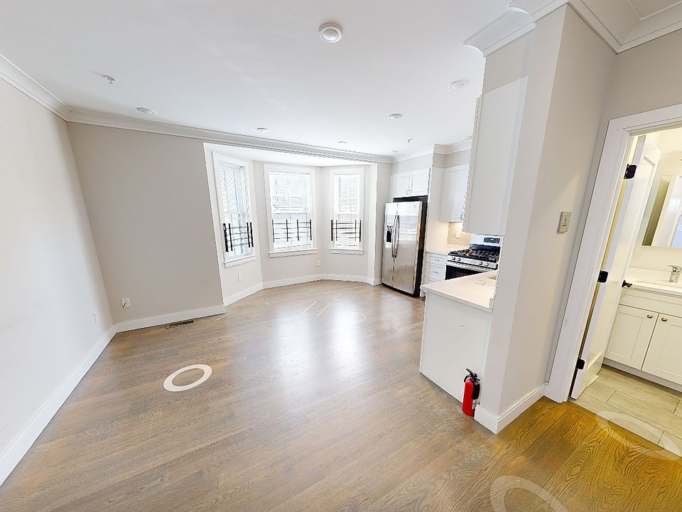 1st image of 791 Linden St #1