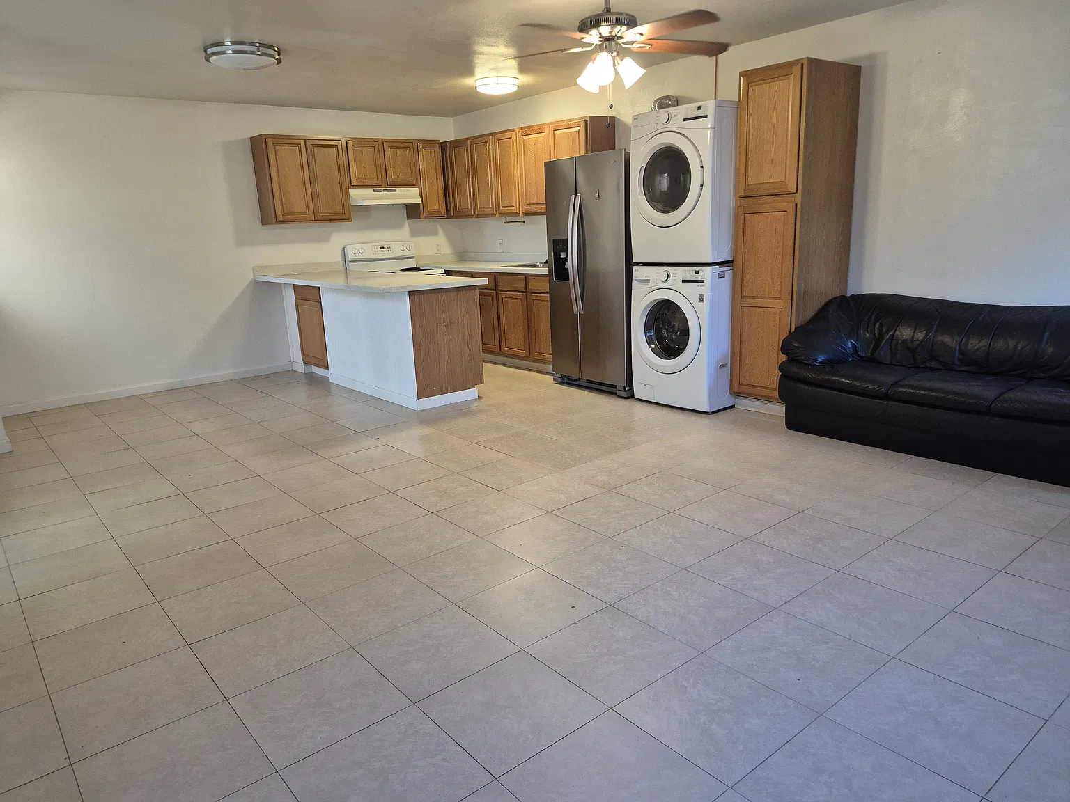 2 bed, 800 sqft, $2,700 — Photo 1