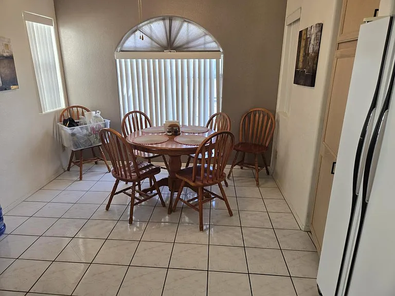 1933 E Leisure Ln — Photo 10