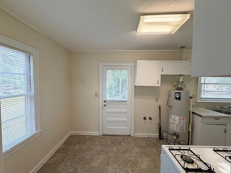 1701 N Troup St — Photo 16