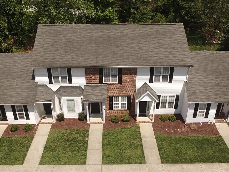 125 Lorraine Dr — Photo 1