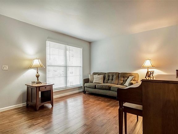 3rd image of 1207 Boardwalk Ave