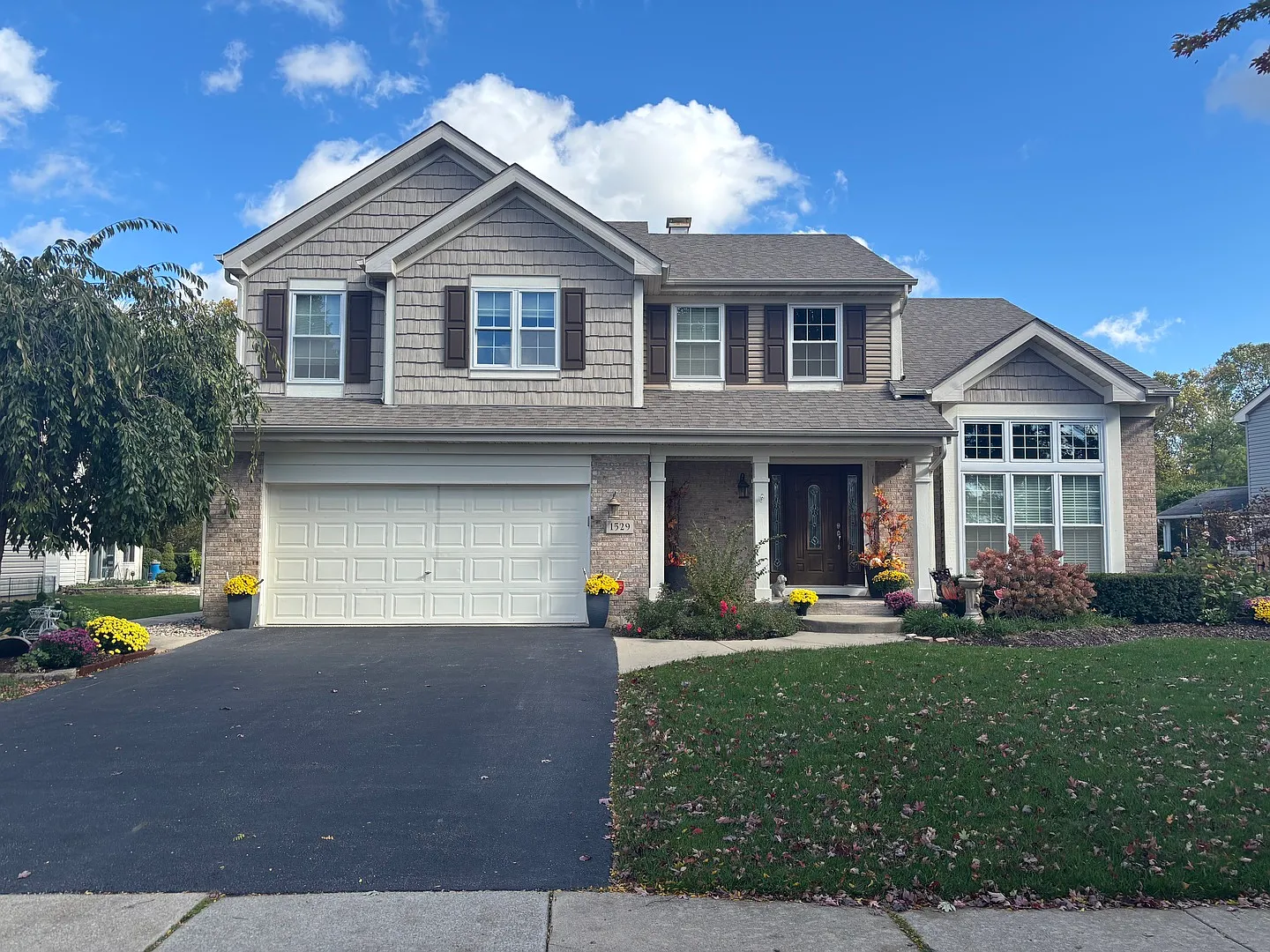 1529 Longmeadow Ln photo 1