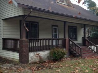 224 Charlotte St, Hamlet, NC 28345