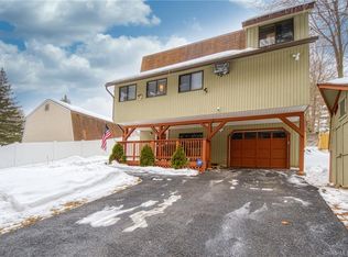 49 Pleasant St, Burlington, CT 06013