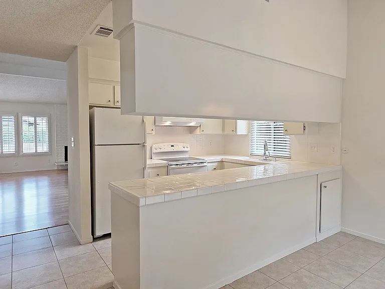 4336 Fair Oaks Blvd — Photo 12