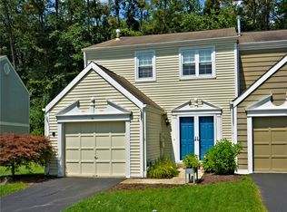 25 New London Ln, Oakmont, PA 15139