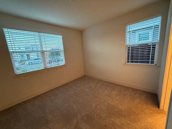 5th image of 3170 Garden Farms Ave Unit 2