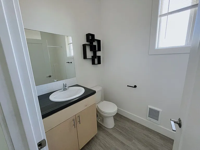 1108 S Main St — Photo 10