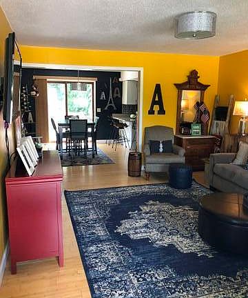 2nd image of 307 E Harlem Ave