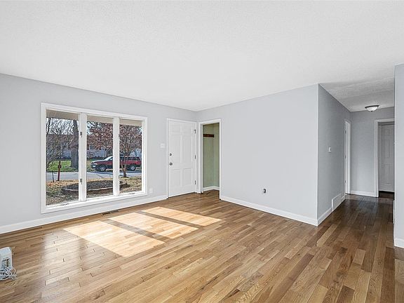 5th image of 4825 Cherry Blossom Ln