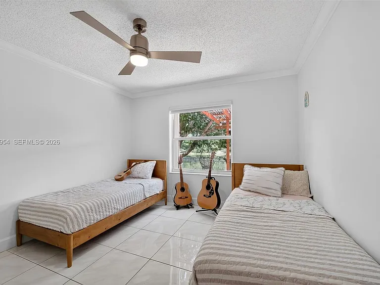 685 SW 198th Ter — Photo 18