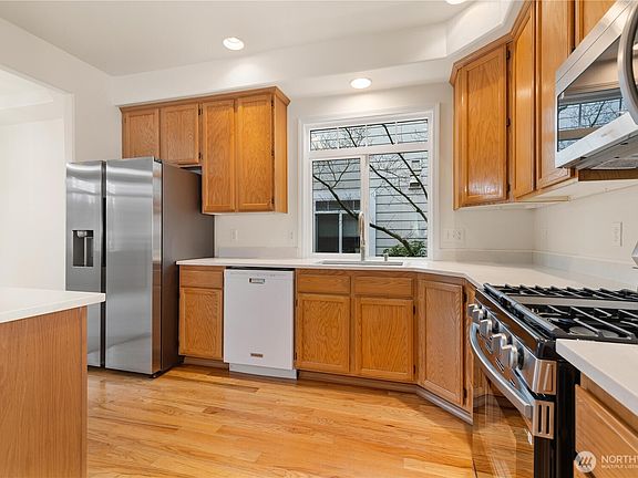 5th image of 12305 Meridian Avenue S #I