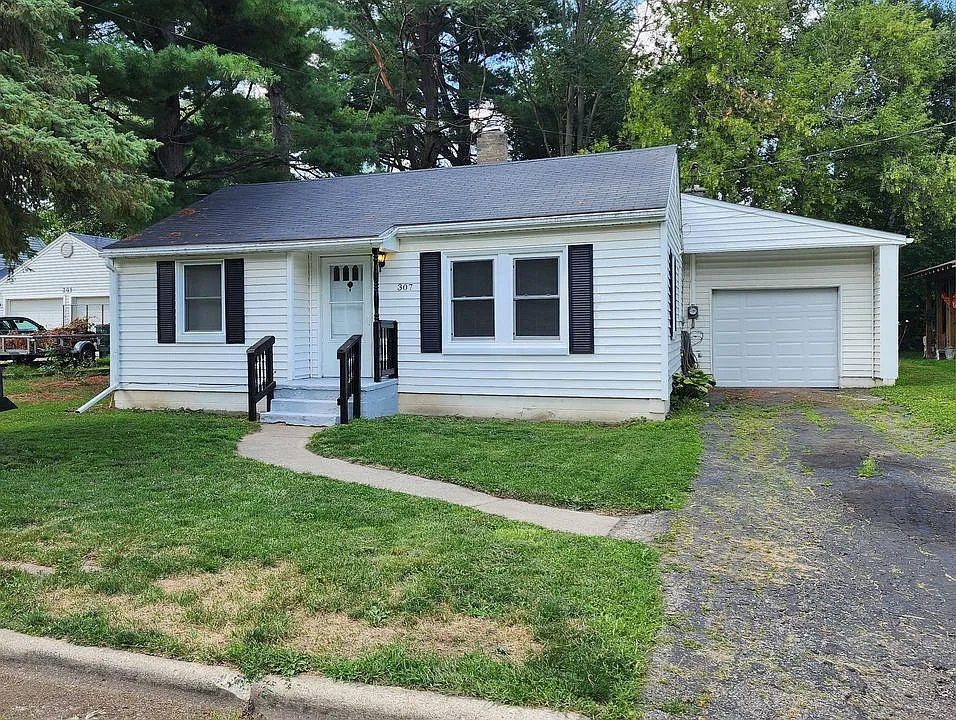 3 bed, 1067 sqft, $1,800 — Photo 1