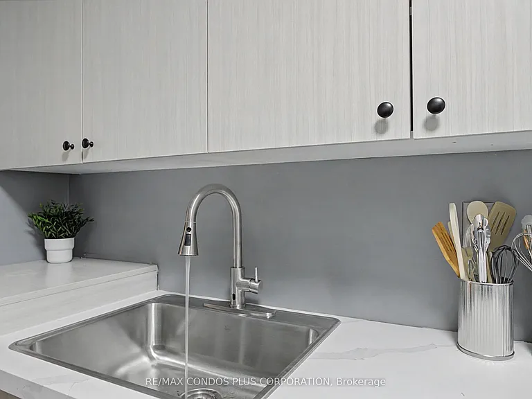 5949 Yonge St #208 — Photo 16