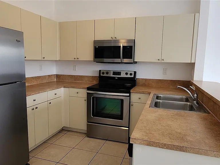 10949 SW 181st Ter #0 — Photo 17