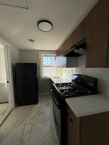 145 Vermont Ave Photo 1