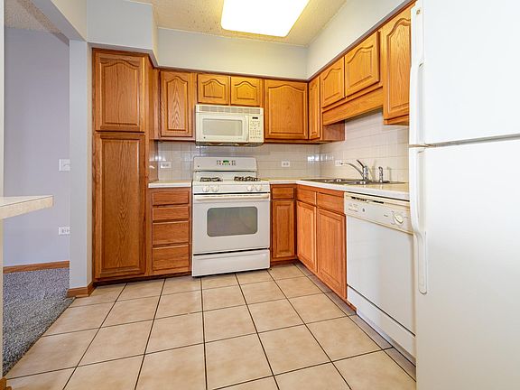 5th image of 5105 Madison St Unit 402
