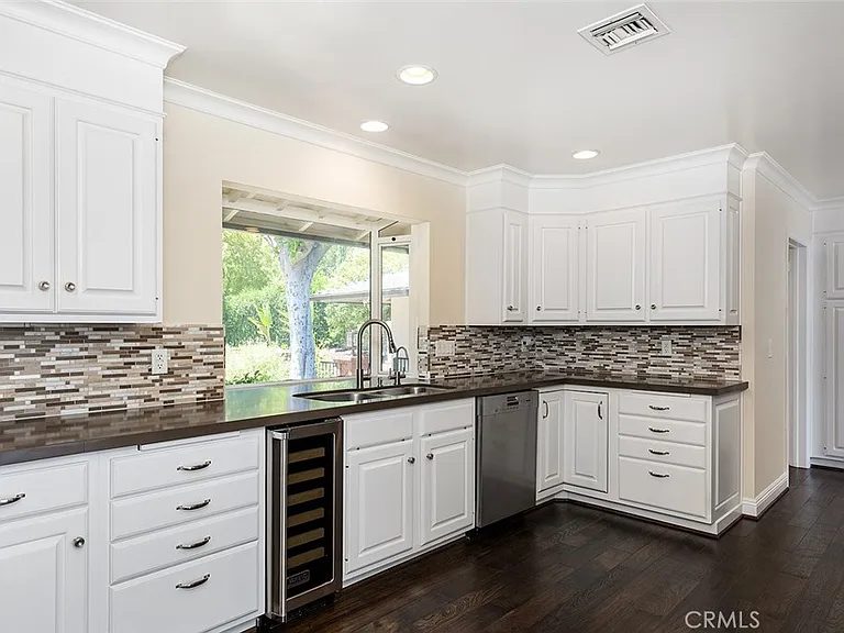 850 Chula Vista Ave — Photo 12