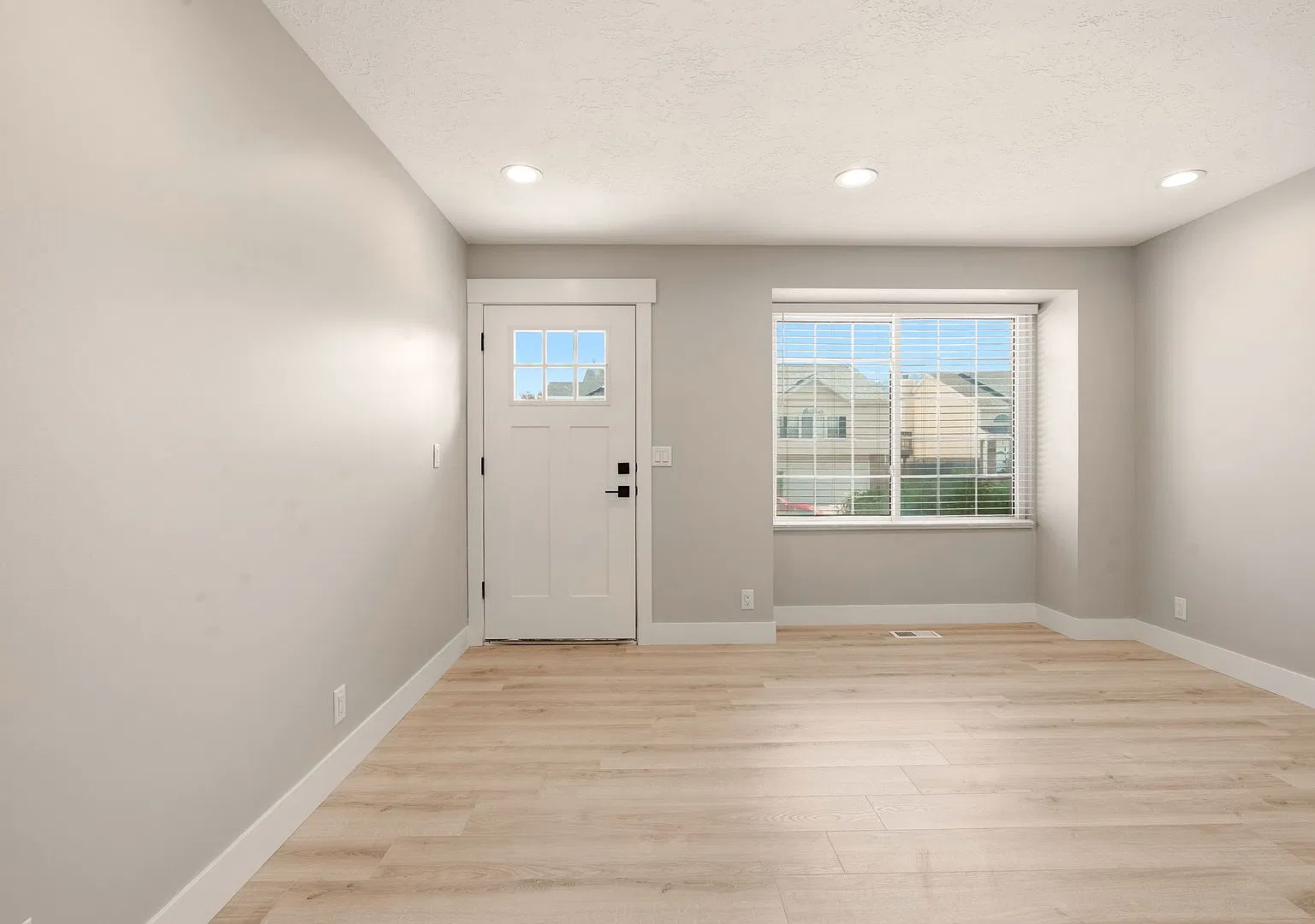 Newly Remodeled 5 Bedroom Home in West Jordan! — Photo 4