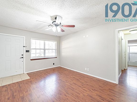 4th image of 1618 Village Dr