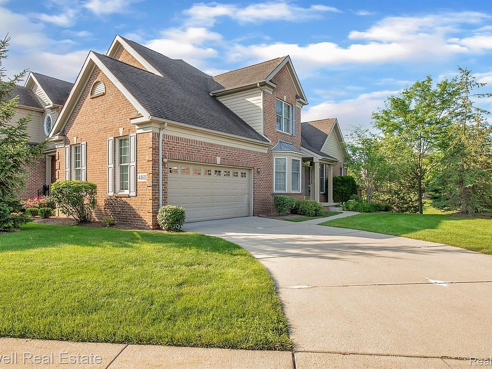 1st image of 44611 Broadmoor Cir N