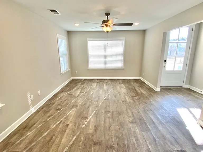 8914 Kimberly Dawn Dr — Photo 3
