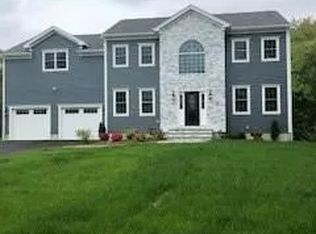 162 Sowams Rd, Barrington, RI 02806