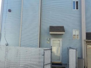 38 Prince Ln, Staten Island, NY 10309