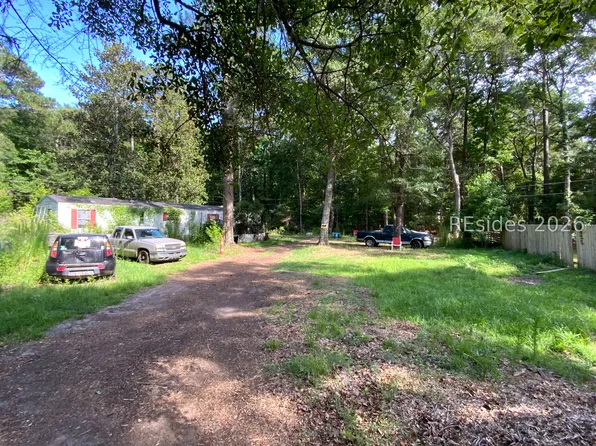 62 Milton Way, Ladys Island, SC 29907